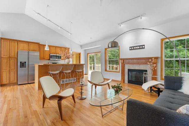 1016 Southern Woods Place SW, Rochester, MN 55902