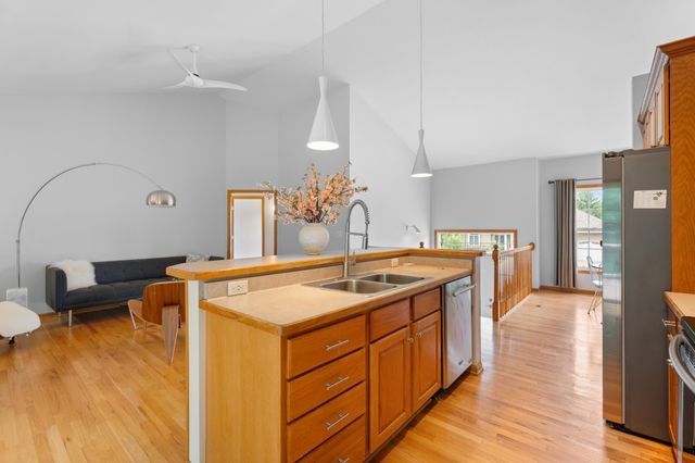 1016 Southern Woods Place SW, Rochester, MN 55902