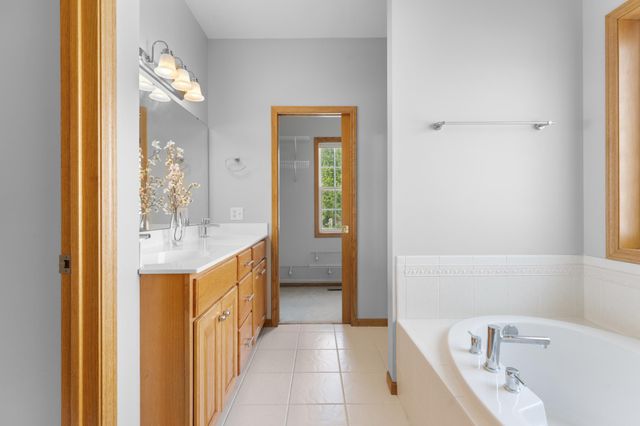 1016 Southern Woods Place SW, Rochester, MN 55902