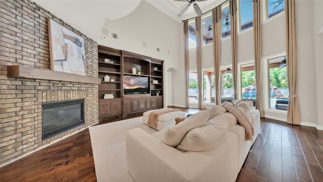 6102 Logan Creek Lane, Sugar Land, TX 77479