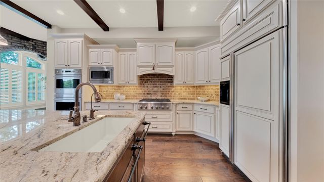 6102 Logan Creek Lane, Sugar Land, TX 77479