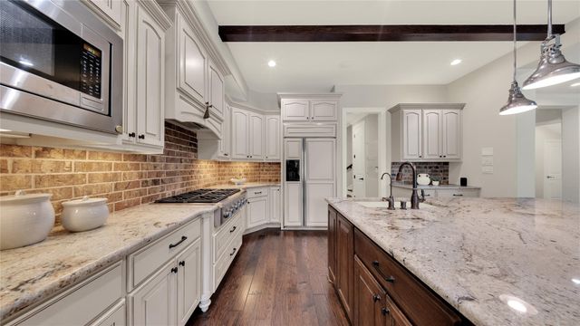 6102 Logan Creek Lane, Sugar Land, TX 77479