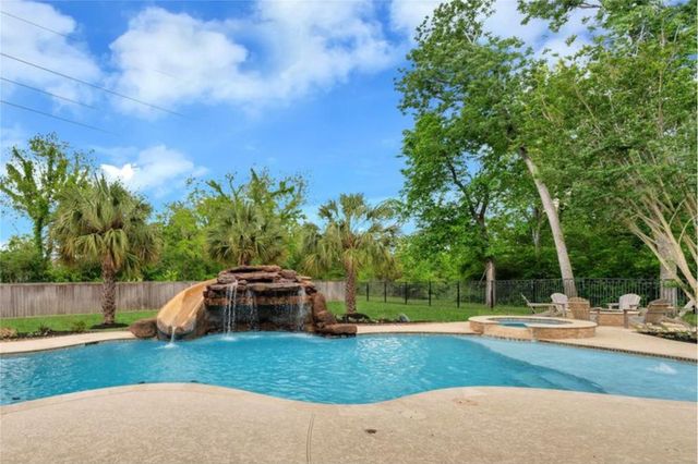 6102 Logan Creek Lane, Sugar Land, TX 77479