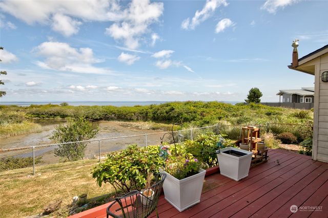 774 Wakina Loop SE, Ocean Shores, WA 98569