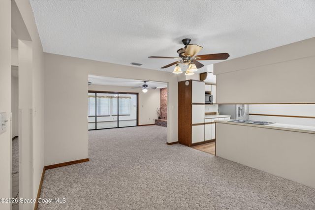 898 Havelock Avenue SW, Palm Bay, FL 32908