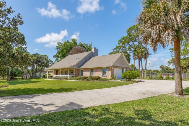 898 Havelock Avenue SW, Palm Bay, FL 32908