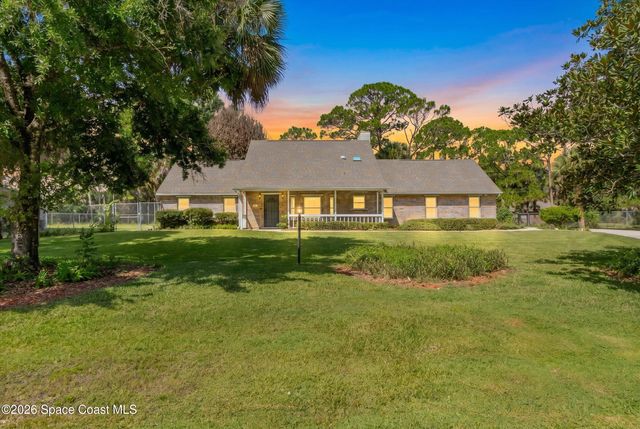 898 Havelock Avenue SW, Palm Bay, FL 32908