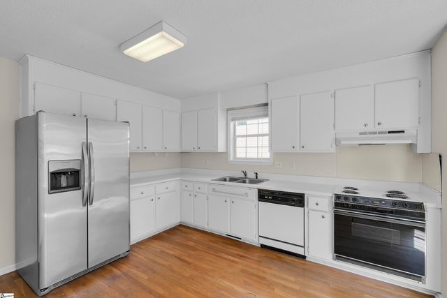 1028 Summit Drive, Greenville, SC 29609