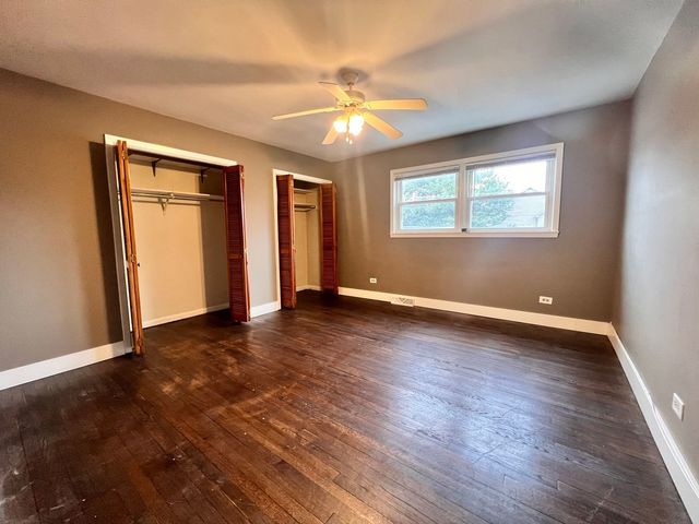 16W611 56th Street 1, Clarendon Hills, IL 60514