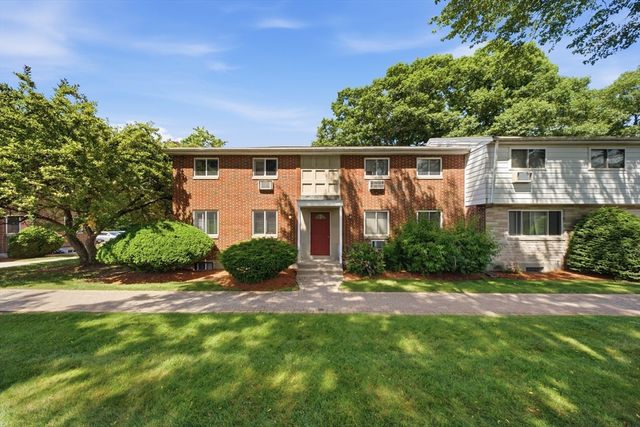 18 Wilson Dr 18, Framingham, MA 01702