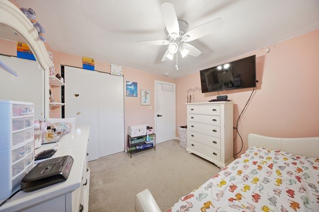 18 Wilson Dr 18, Framingham, MA 01702
