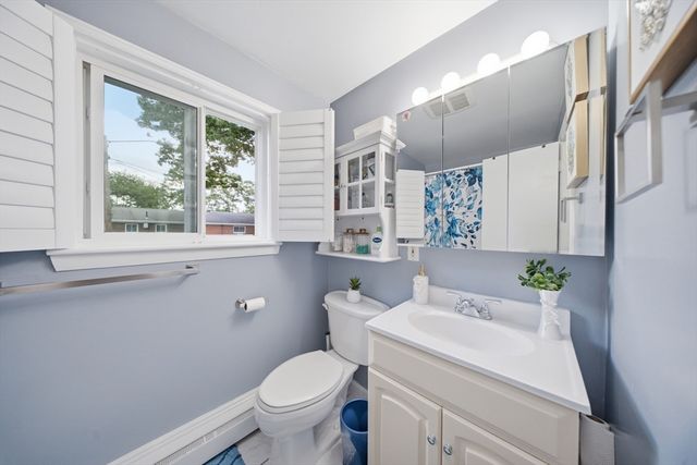 18 Wilson Dr 18, Framingham, MA 01702