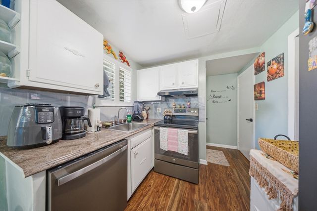 18 Wilson Dr 18, Framingham, MA 01702