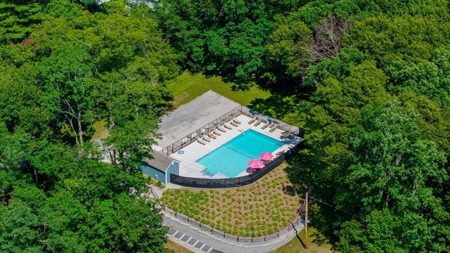 18 Wilson Dr 18, Framingham, MA 01702