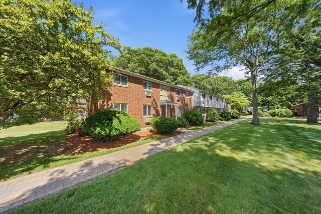 18 Wilson Dr 18, Framingham, MA 01702
