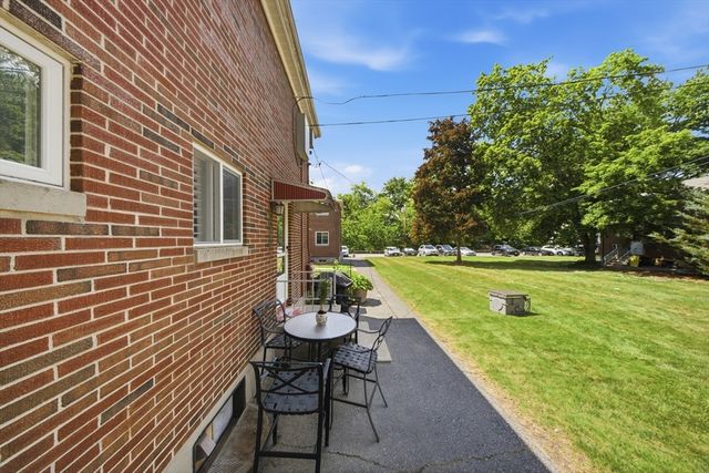 18 Wilson Dr 18, Framingham, MA 01702
