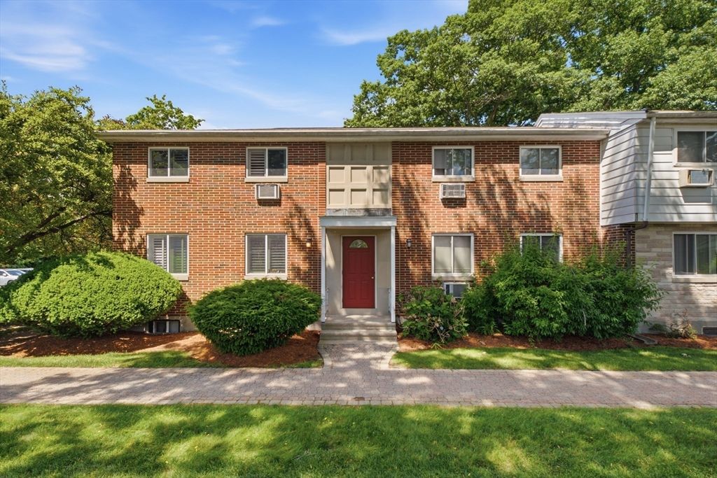 18 Wilson Dr 18, Framingham, MA 01702