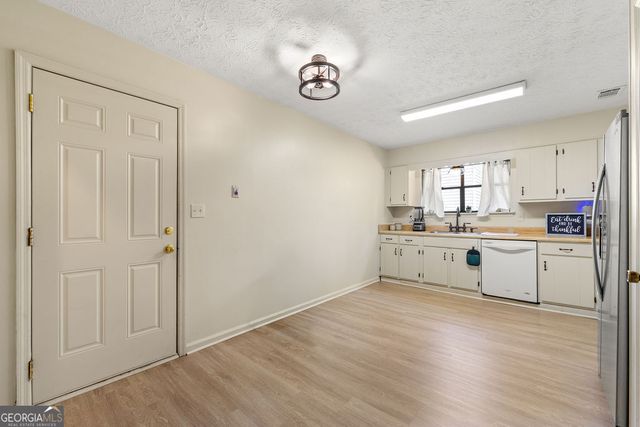 528 Raintree Drive, Jonesboro, GA 30238