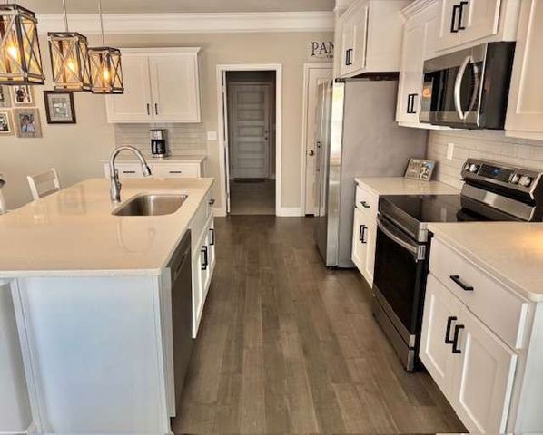 18 Cedar Grove Dr, Fayetteville, TN 37334