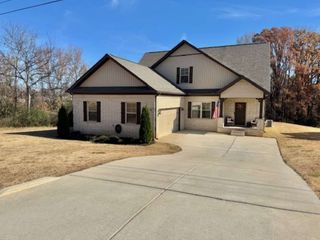 18 Cedar Grove Dr, Fayetteville, TN 37334