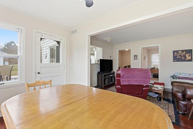 2736 Nagawicka AVENUE, Delafield, WI 53018