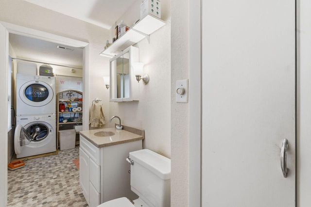 2736 Nagawicka AVENUE, Delafield, WI 53018