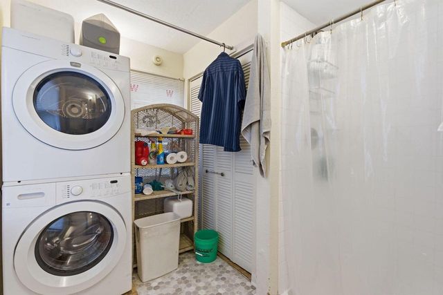 2736 Nagawicka AVENUE, Delafield, WI 53018