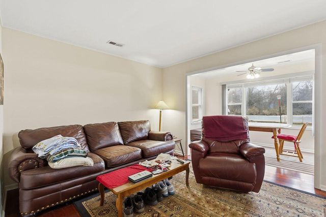 2736 Nagawicka AVENUE, Delafield, WI 53018