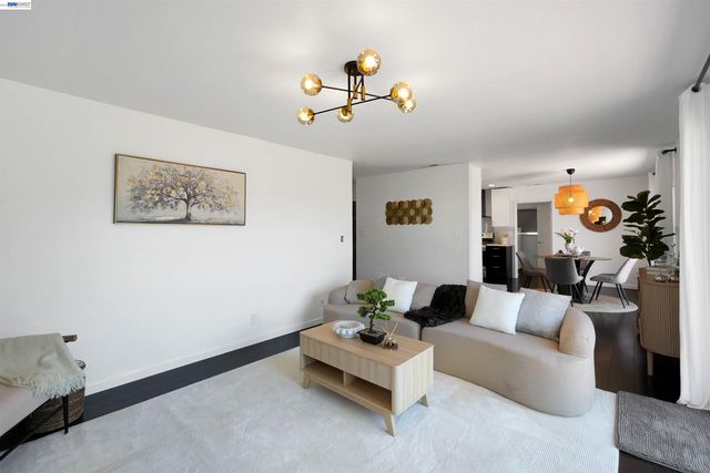 1341 Mcfarlane Ln, Hayward, CA 94544
