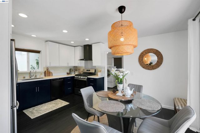 1341 Mcfarlane Ln, Hayward, CA 94544
