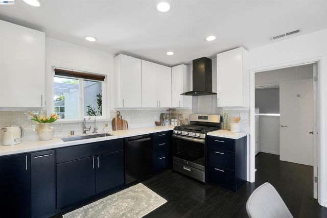 1341 Mcfarlane Ln, Hayward, CA 94544