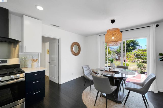 1341 Mcfarlane Ln, Hayward, CA 94544