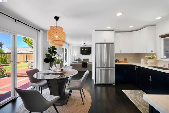 1341 Mcfarlane Ln, Hayward, CA 94544