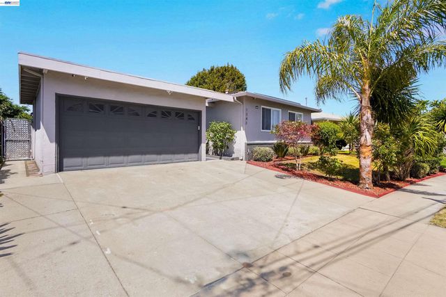 1341 Mcfarlane Ln, Hayward, CA 94544