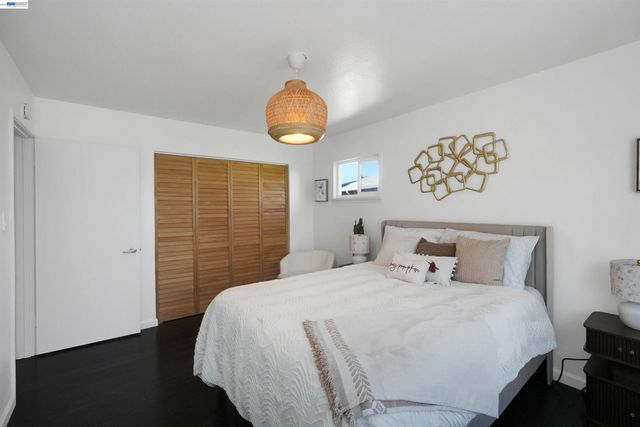 1341 Mcfarlane Ln, Hayward, CA 94544