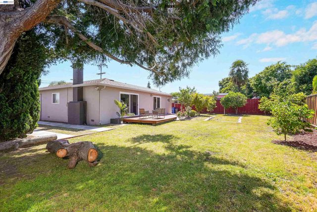 1341 Mcfarlane Ln, Hayward, CA 94544