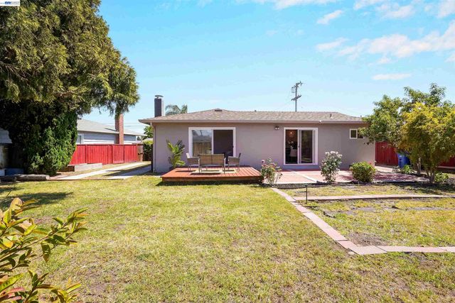 1341 Mcfarlane Ln, Hayward, CA 94544