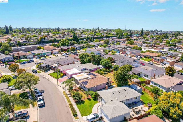 1341 Mcfarlane Ln, Hayward, CA 94544