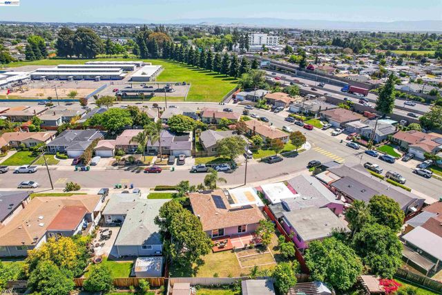 1341 Mcfarlane Ln, Hayward, CA 94544