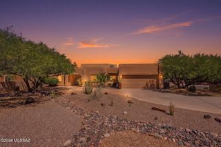 490 S Corte Del Poeta, Green Valley, AZ 85614