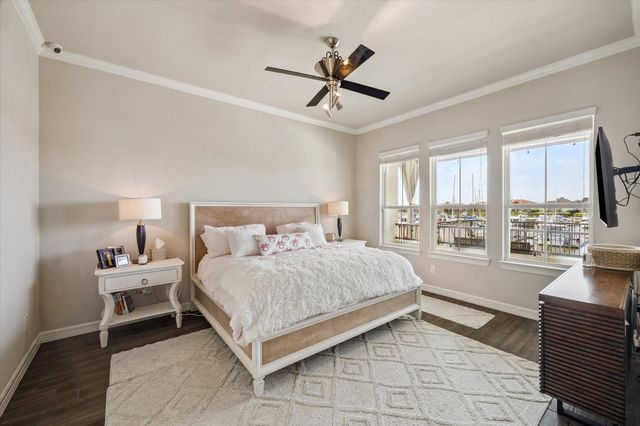 2230 Marina Way, Kemah, TX 77565
