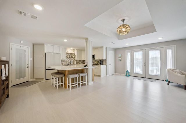 2230 Marina Way, Kemah, TX 77565