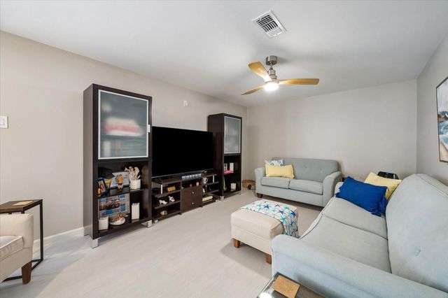 2230 Marina Way, Kemah, TX 77565