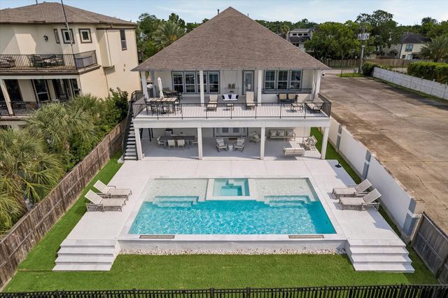 2230 Marina Way, Kemah, TX 77565