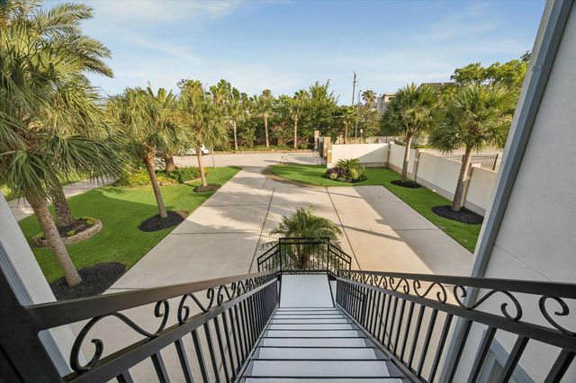 2230 Marina Way, Kemah, TX 77565