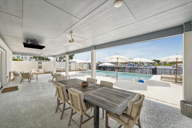 2230 Marina Way, Kemah, TX 77565