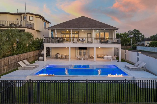2230 Marina Way, Kemah, TX 77565