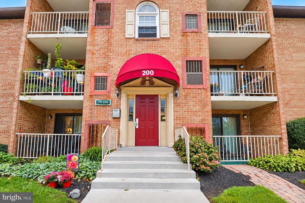 212 GOVERNOR CIR, Wilmington, DE 19809 — exterior