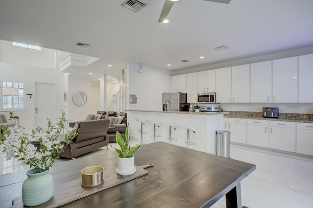 131 S East 7th Way 131, Pompano Beach, FL 33060