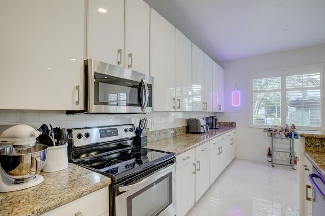 131 S East 7th Way 131, Pompano Beach, FL 33060